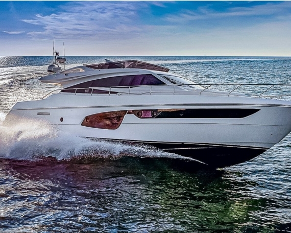 FERRETTI 650